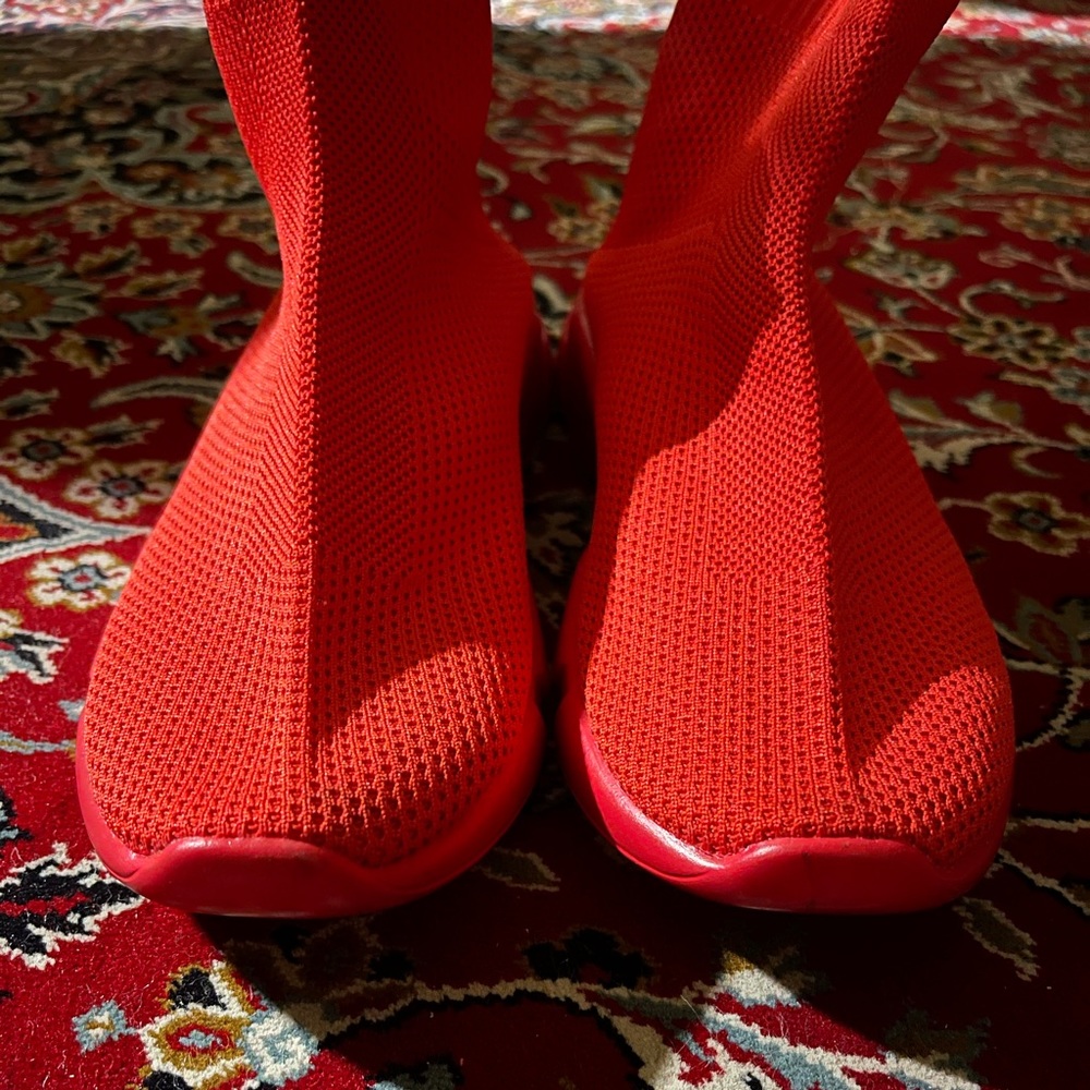 Super cute red Sock sneakers (rare) - Picture 10 of 13